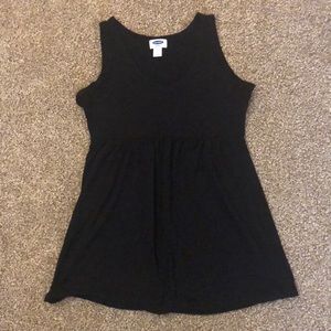Black v neck old navy maternity tank top